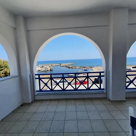 Rodothea And Adams On The Beach, Santorini Apartment Monolithos (Santorini)