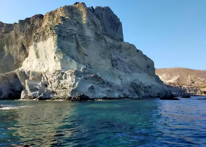 Rodothea And Adams On The Beach, Santorini Apartmán *