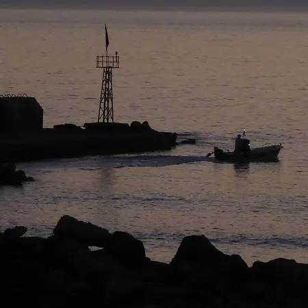 Rodothea And Adams On The Beach, Santorini Apartamento Monolithos