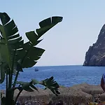 Rodothea And Adams On The Beach, Santorini Apartment Monolithos (Santorini)