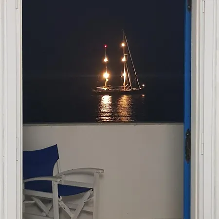 Апартаменты Rodothea And Adams On The Beach, Santorini Монолитос