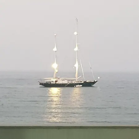 Rodothea And Adams On The Beach, Santorini Apartment