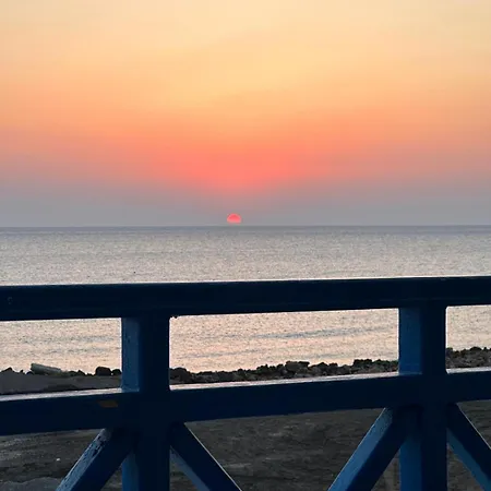 Апартаменты Rodothea And Adams On The Beach, Santorini Монолитос