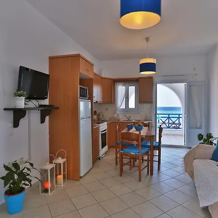 Rodothea And Adams On The Beach, Santorini * Монолитос