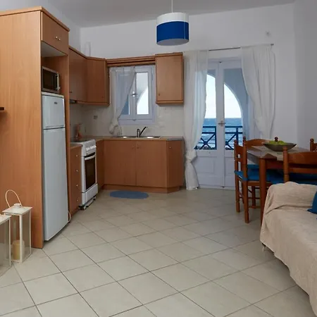 Rodothea And Adams On The Beach, Santorini Монолитос