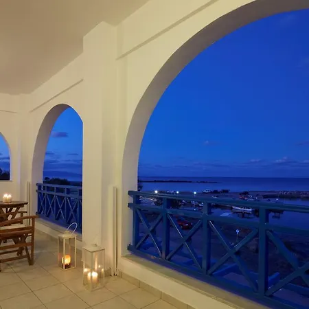 Rodothea And Adams On The Beach, Santorini Apartment *