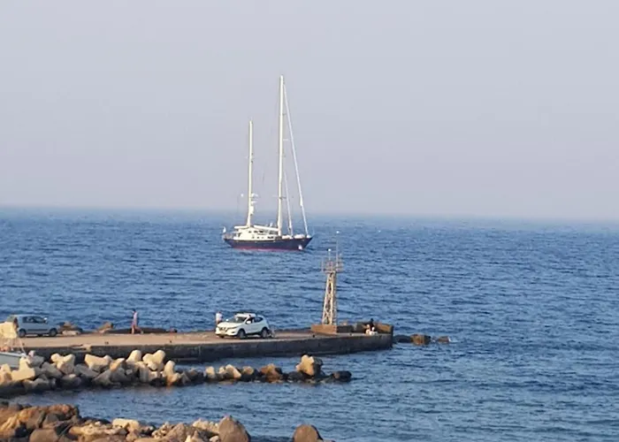 Rodothea And Adams On The Beach, Santorini * מונוליתוס