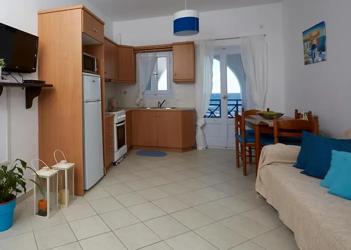 Rodothea And Adams On The Beach, Santorini מונוליתוס