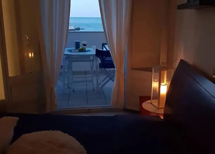 Rodothea And Adams On The Beach, Santorini Apartment