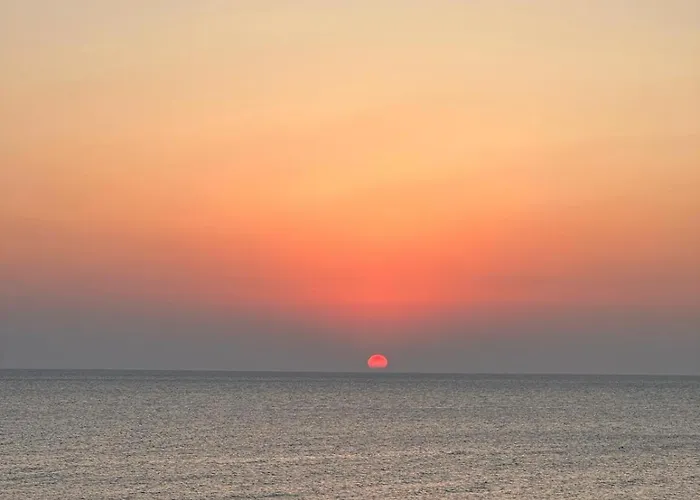 Rodothea And Adams On The Beach, Santorini Daire